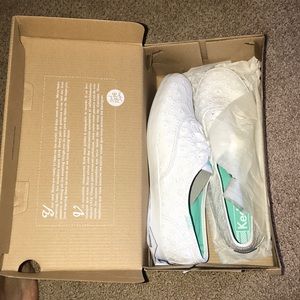 Women’s 7.5 keds, never worn before